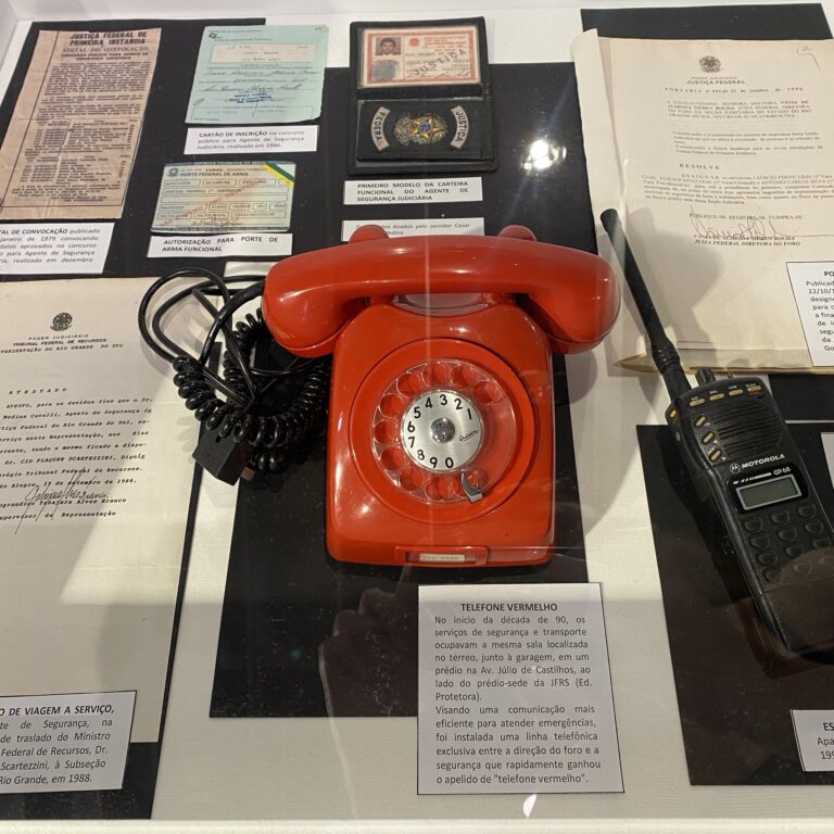 "Telefone Vermelho" utilizado para uma comunicação mais eficiente para atender emergências,