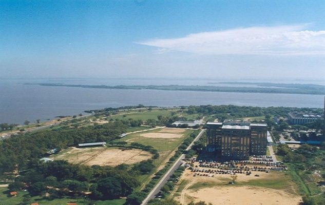 Foto aérea do prédio-sede da Justiça Federal do Rio Grande do Sul, em 1997.